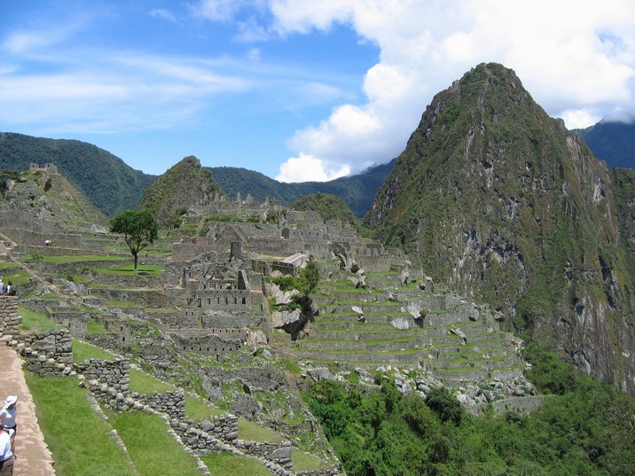 [Machu Picchu vue de l'entre.]